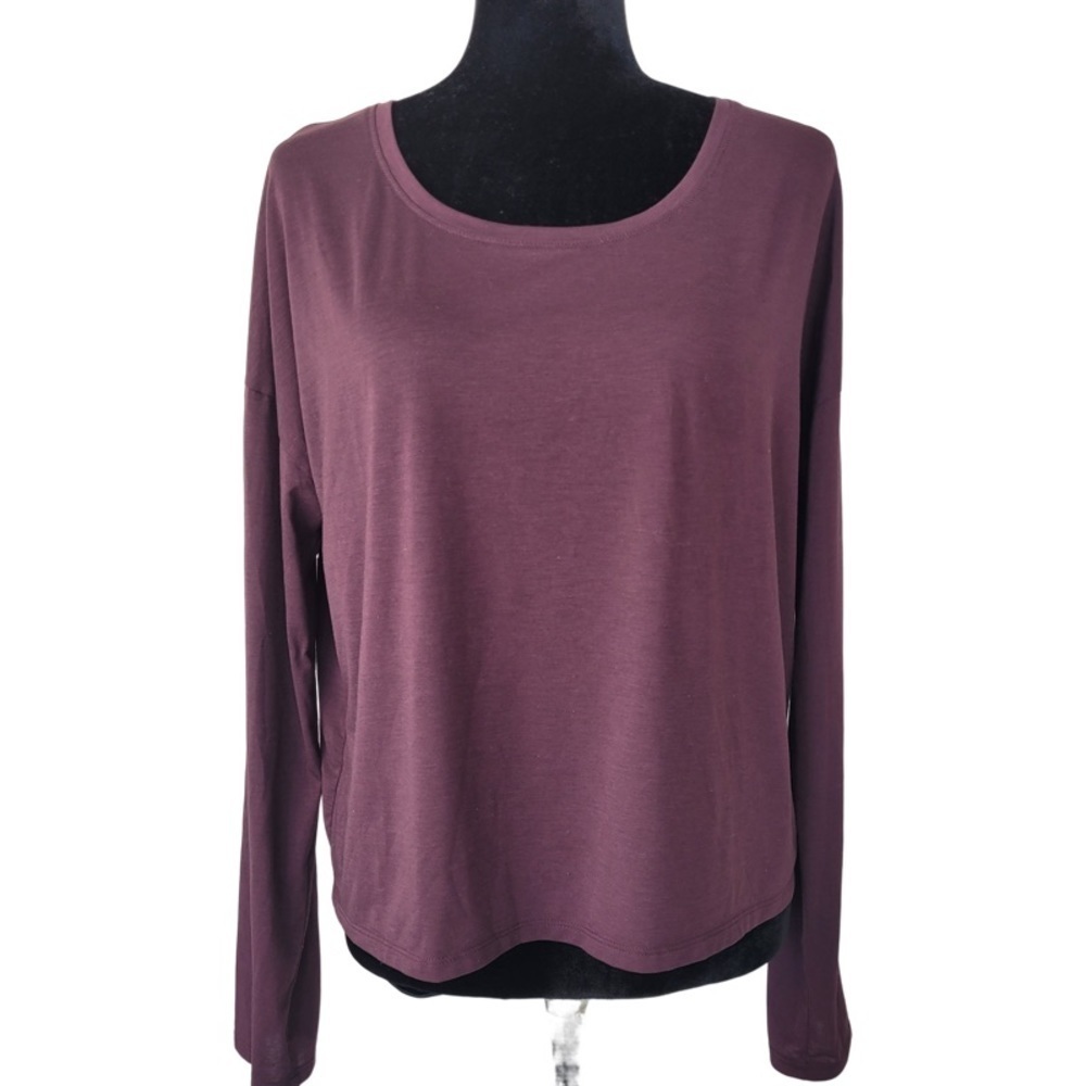 ✅ Athleta women long sleeve workout tee size LT